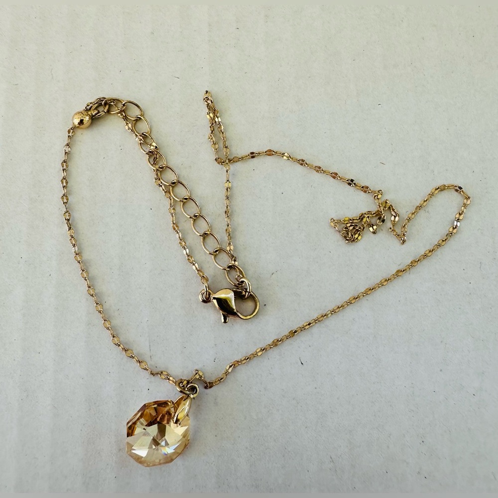 Elegant Gold Tone Necklace with Crystal Pendant Champagne/Light Amber - Picture 10 of 12